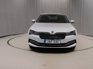 Skoda Superb Combi 2.0 TDI 200Hk 4x4 Aut Drag Värmare Nav Kamera