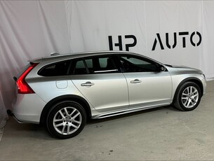 Volvo V60 Cross Country D4 AWD Summum Drag VOC Skinn D-värm