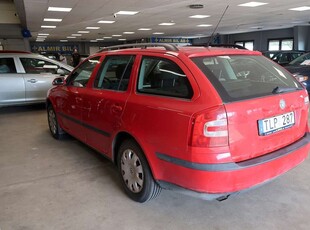 Skoda Octavia Kombi 1.6 FSI servad / nybes