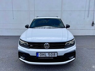 Volkswagen Tiguan 2.0 TDI 4Motion DSG R-LINE BLACK *SE SPECS*