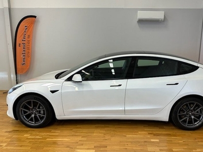 Tesla Model 3Standard Range Plus Facelift 2021, Halvkombi