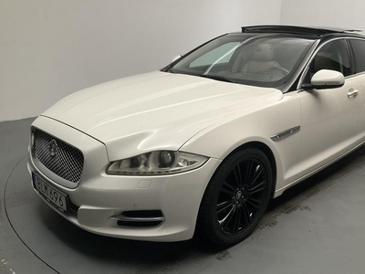 Jaguar XJ5.0 V8 2010, Sedan