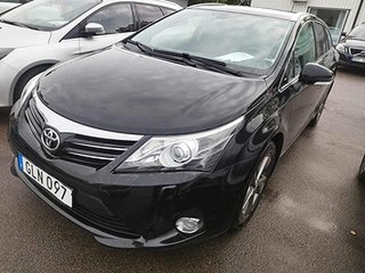 Toyota Avensis Kombi 2.0 D-4D 124hk Mellandags Fynd