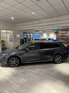 Toyota Corolla Touring Sports Hybrid Executive Skinn MOMS