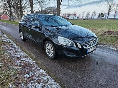 Volvo V60 D3 Kinetic, Svensksåld, Dragkrok Bra skick, Euro 5