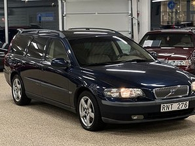 Volvo V70 2.4 T 200hk Besiktigad S+VHjul Drag VälUtr 0%RÄNTA