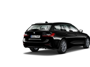 BMW 330e xDrive Touring Model Sport / Harman Kardon/Leasebar