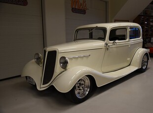 Ford Model 40 Tudor En välbyggd bil rakt igenom. Mycket fin.