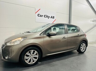 Peugeot 208 5-dörrar 1.2 VTi Nykamrem Nybesiktad