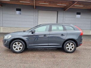 Volvo XC60 D5 AWD Momentum Drag Värmare B-Kamera Vinterhjul