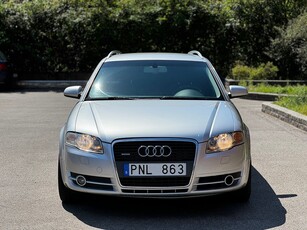 Audi A4 Avant 1.8 T quattro Comfort Euro 4 / NY KAMREM