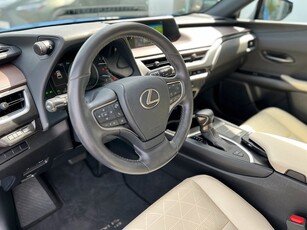 Lexus UX 250h Premium ML Taklucka