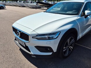 Volvo V60Cross Country BDHYBRID AWD 4x4 Advanced 2022, Kombi