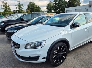 Volvo V60Cross Country D3 Momentum Aut 2017, Kombi