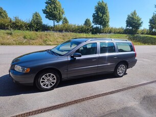 Volvo V70 2.4 Kinetic Euro 4. drag. ny recond.AC-fungera bra