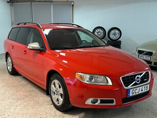 Volvo V70 2.5T Momentum 200 hk I R-Design I NY SERVAD