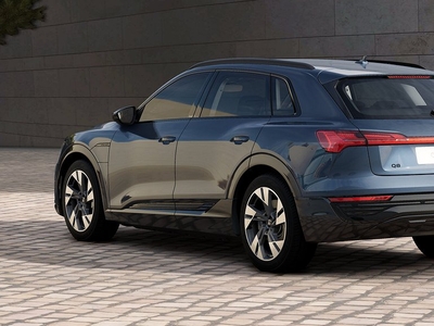 Audi Q8 e-tron 50 250KW quattro Proline Privatleasing