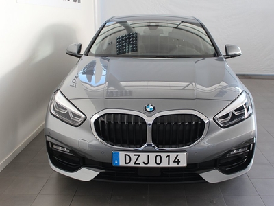 BMW 118 i Model Sport Aut HiFi Rattvärme Park Assist