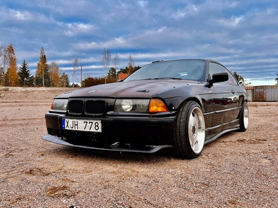 BMW 325 i Coupé isk