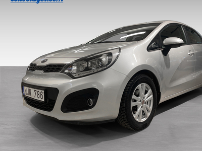 Kia Rio 2014, Halvkombi