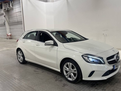 Mercedes A180Benz A 180 Carplay Kamera Välservad 2-Brukare 2016, Halvkombi