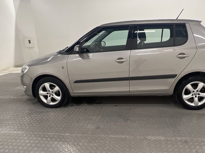 Skoda Fabia1.2 TSI M-värme 0.51l mil P-sensorer 2012, Halvkombi