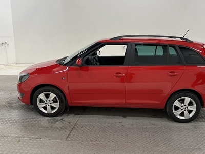 Skoda FabiaKombi 1.2 TSI Låga mil P-sensorer 0.43L mil 2014, Kombi