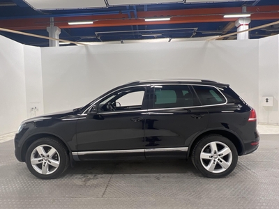 Volkswagen Touareg 3.0 TDI 245hk Värmare B-kamera Navi Drag