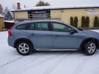 Volvo V60 Cross Country D4 AWD Aut Momentum 1 ägare