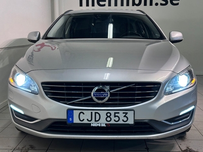 Volvo V60 D2 Momentum Dvärm Kamrem bytt Bluetooth Drag SoV