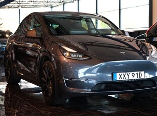 Tesla Model Y Long Range AWD 440 HK FSD Glastak Kamera