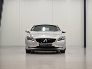 Volvo V40 D2 Summum|PDC|B-Kamera|SoV|Värmare|12 MÅN GARANTI!