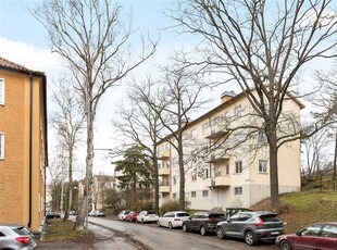 Lägenhet till salu på Fredrikslundsvägen 45, vån 2 i Bromma - Mäklarhuset