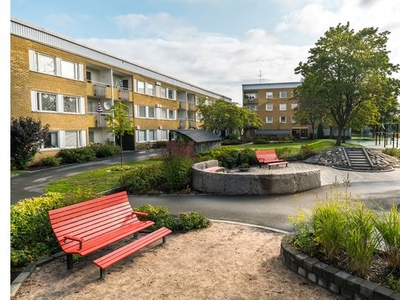 Hyr ett 1-rums lägenhet på 48 m² i Värnamo