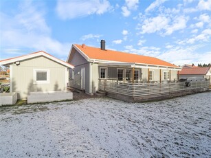 Villa till salu på Ringugnsvägen 14 i Stallarholmen - Mäklarhuset