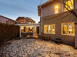 Villa till salu på Söderängsvägen 2 / Skottvallavägen 35 i Kumla - Mäklarhuset