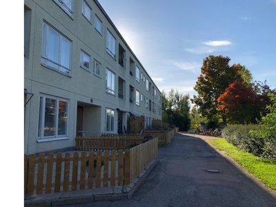 Hyr ett 1-rums lägenhet på 35 m² i Västerås