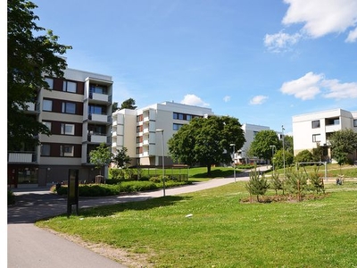 Hyr ett 4-rums lägenhet på 98 m² i Gävle