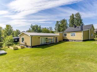 Villa till salu på Andvägen 1 i Ludvika - Mäklarhuset