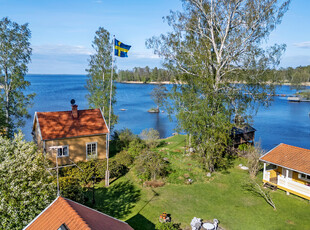 Villa till salu på Åsbyviken 203 i Stora Mellösa - Mäklarhuset