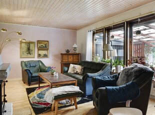 Villa till salu på Trädgårdsgatan 9 i Stora Levene - Mäklarhuset