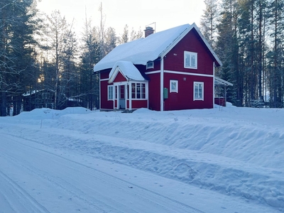 Större fastighet i Särna med hus och stort uthus plus en extra tomt!