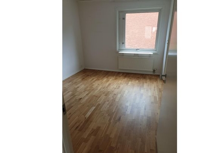 Hyr ett 3-rums lägenhet på 77 m² i Växjö