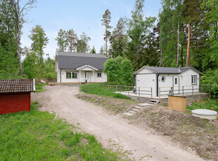 Villa till salu på Linanäsvägen 53 i Ljusterö - Mäklarhuset