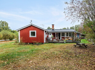 Fritidshus till salu på Björkenäs Skäppevik 114 i Bergkvara - Mäklarhuset