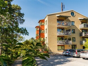 Lägenhet till salu på Rörläggarvägen 16 i Bromma - Mäklarhuset