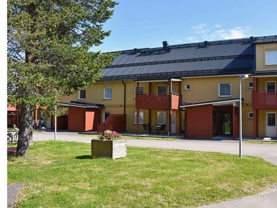 Hyr ett 3-rums lägenhet på 87 m² i Kiruna