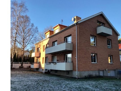 Hyr ett 4-rums lägenhet på 105 m² i Västerås