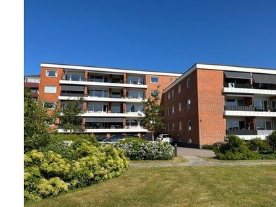 Hyr ett 4-rums lägenhet på 138 m² i Helsingborg