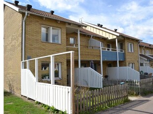 Hyr ett 2-rums hus på 70 m² i Bara